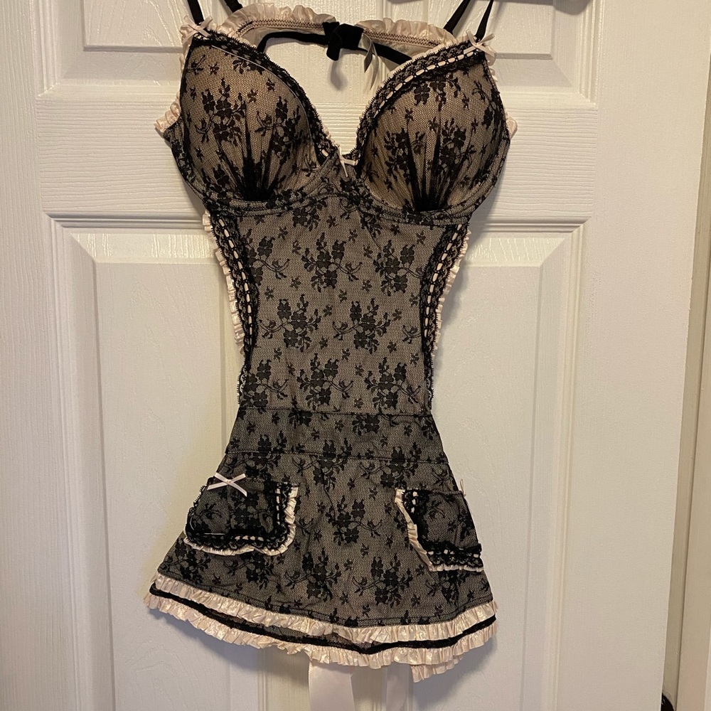 Innocent & sweet maid lingerie: like new!